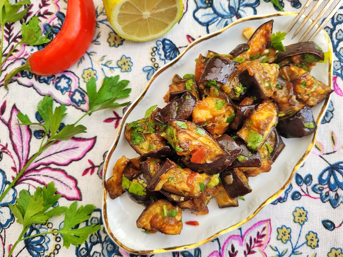 Салат из баклажанов – пикантный и ароматный. Блог Вкусный Израиль.