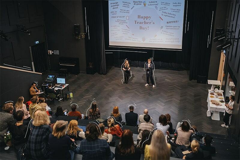 ekziperī starptautiskās vidusskolas skolotāju komanda