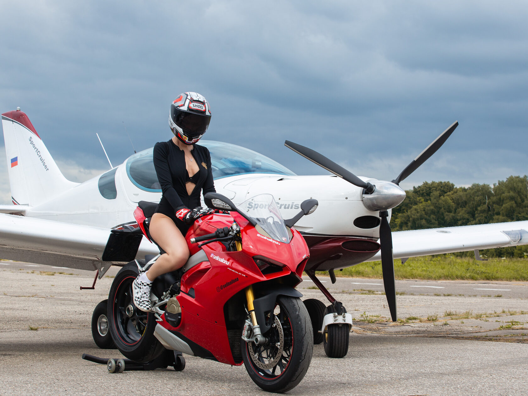 Ducati Panigale V4s, SportCruiser, poletpilot, Selina Ilona