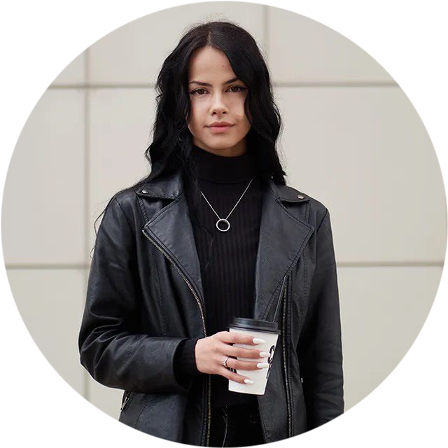 Валя Байздерова ответственная за пожертвования