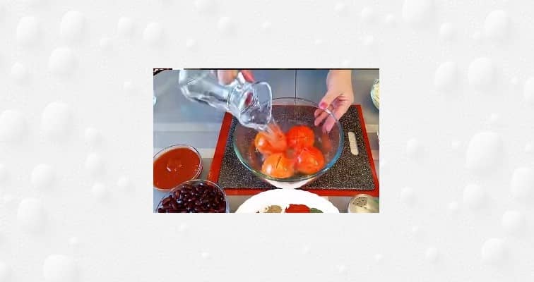 Приготовление томатного супа с консервированной фасолью: шаг 2