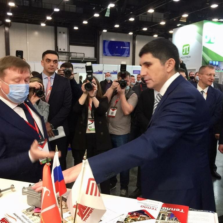 Вице-губернатор Санкт‑Петербурга Сергей Дрегваль  на выставке &quot;Энергетика и электротехника - 2021&quot;