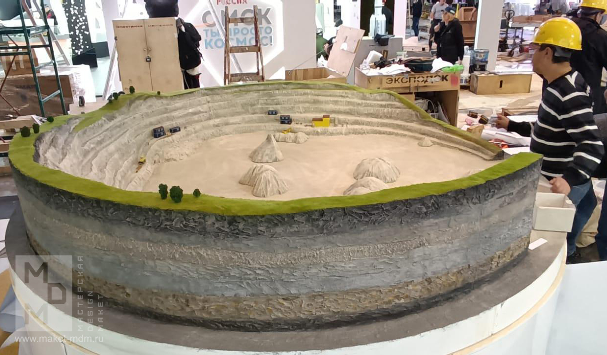 Макет карьера на выставке РОССИЯ