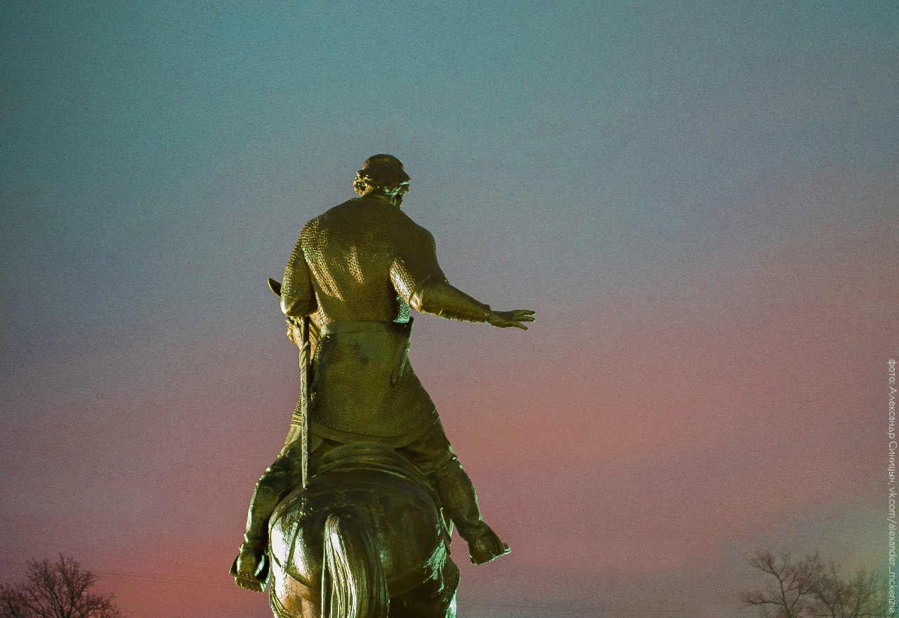 памятник Коловрат Рязань