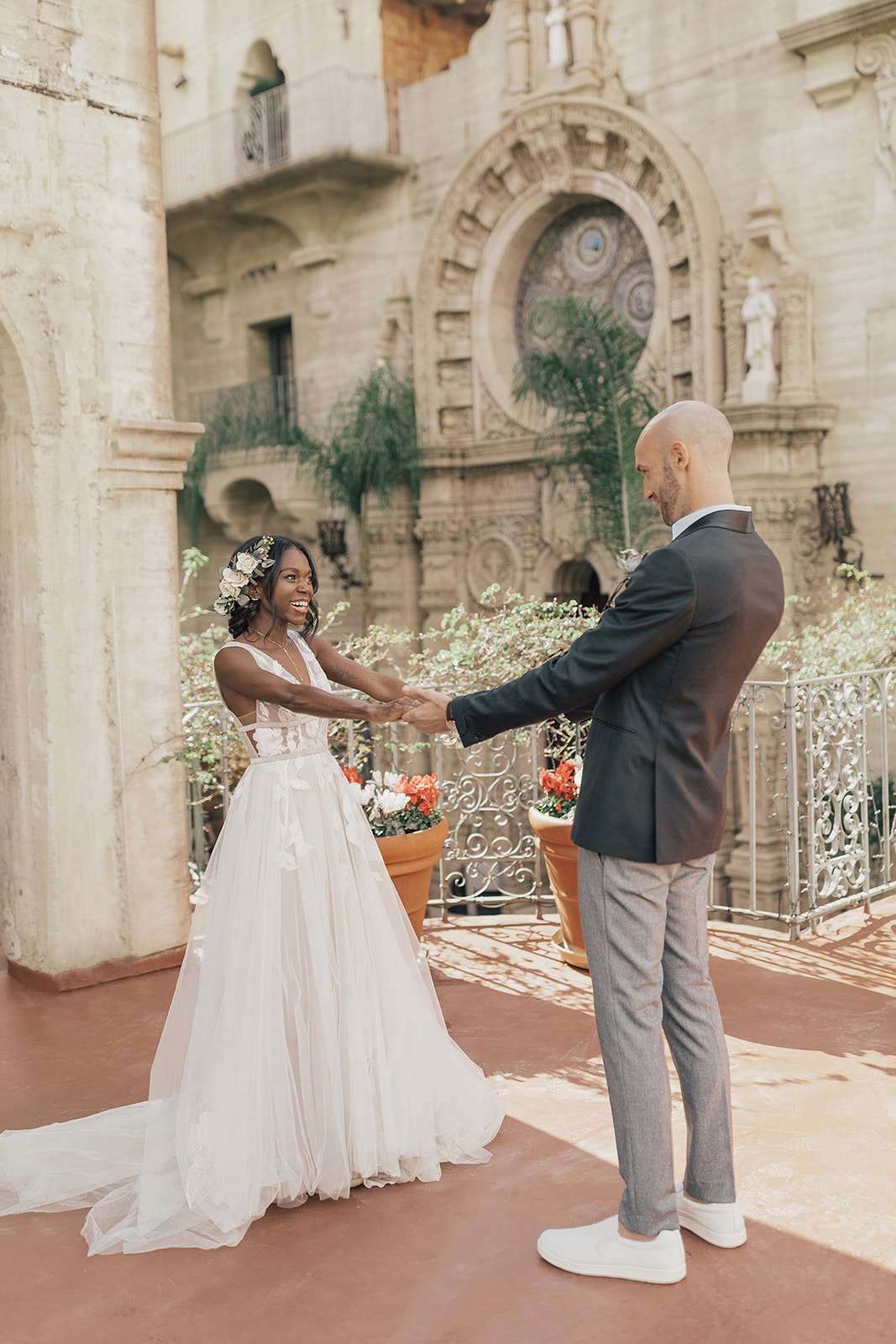 wedding, bride, groom, wedding photography, first look, benefits, emotions, intimate, time-saving, traditional, modern, wedding day, special moment