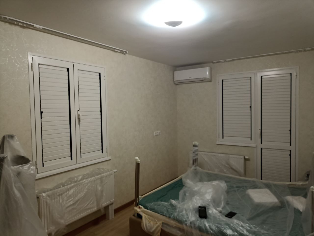 Установить ставни на окна в квартире