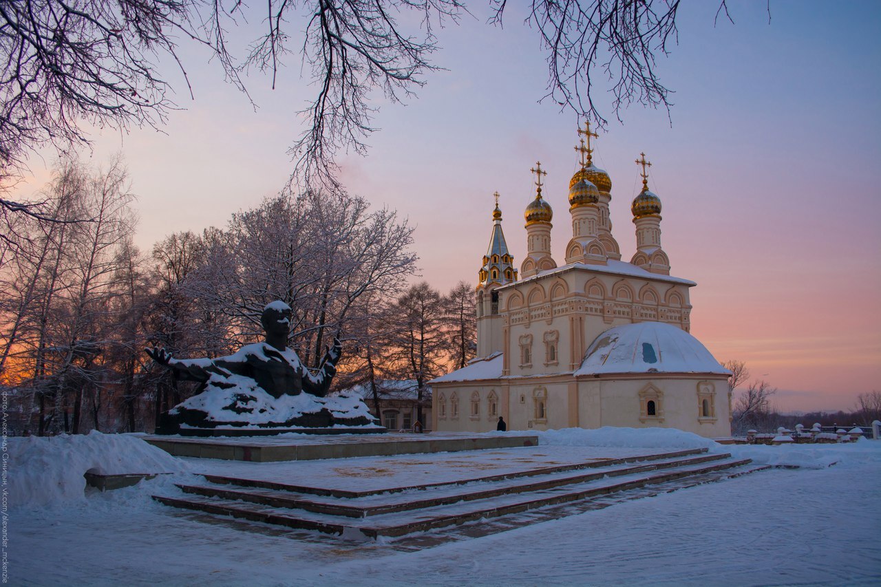 Памятник Есенину в Рязани